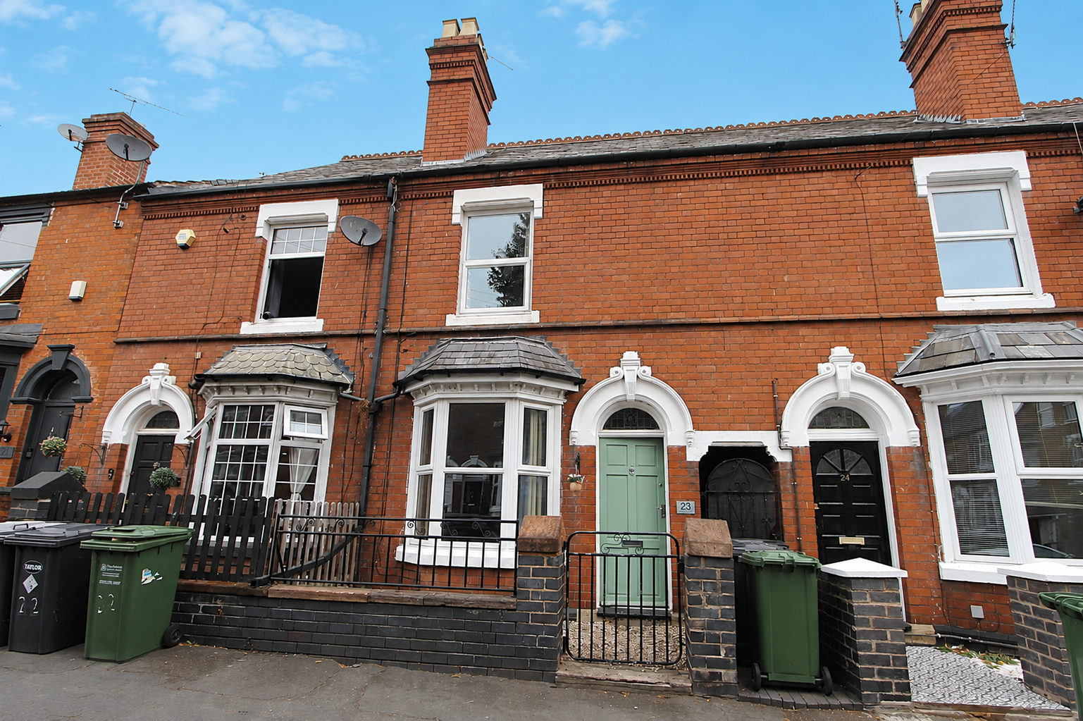 3 bed property in Woodfield Crescent, Kidderminster